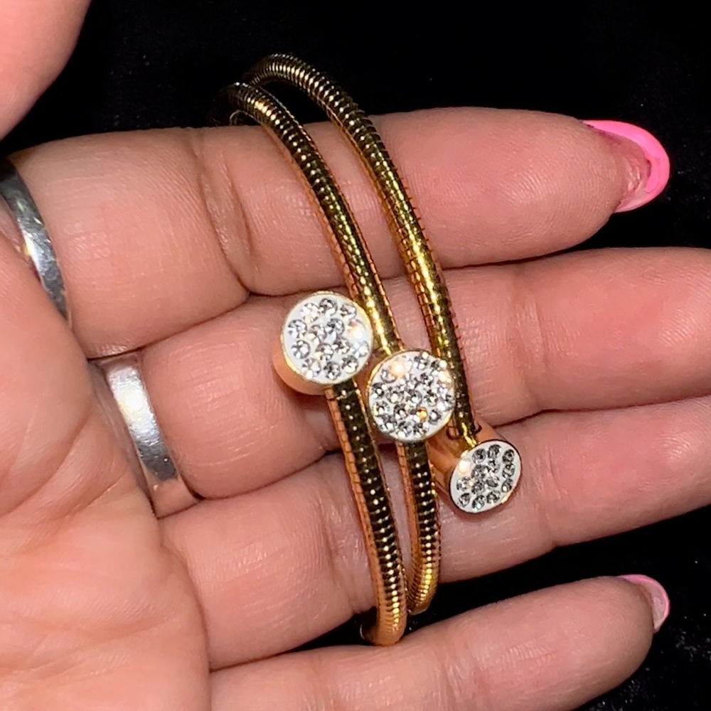 ✨ GOLD PLATED LAYERED BRACELET ✨ - Picture 3 of 3